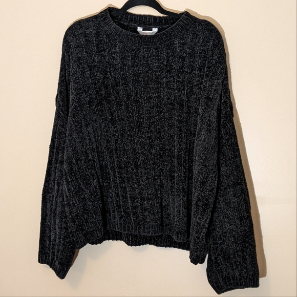 No Boundaries| Black Crew Neck Sweater Polyester made of 100% Recycled Materials - Picture 1 of 7